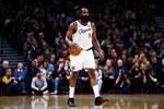 状态逐渐走高！哈登半场8中4得12分2板4助2断 次节末连得8分收官